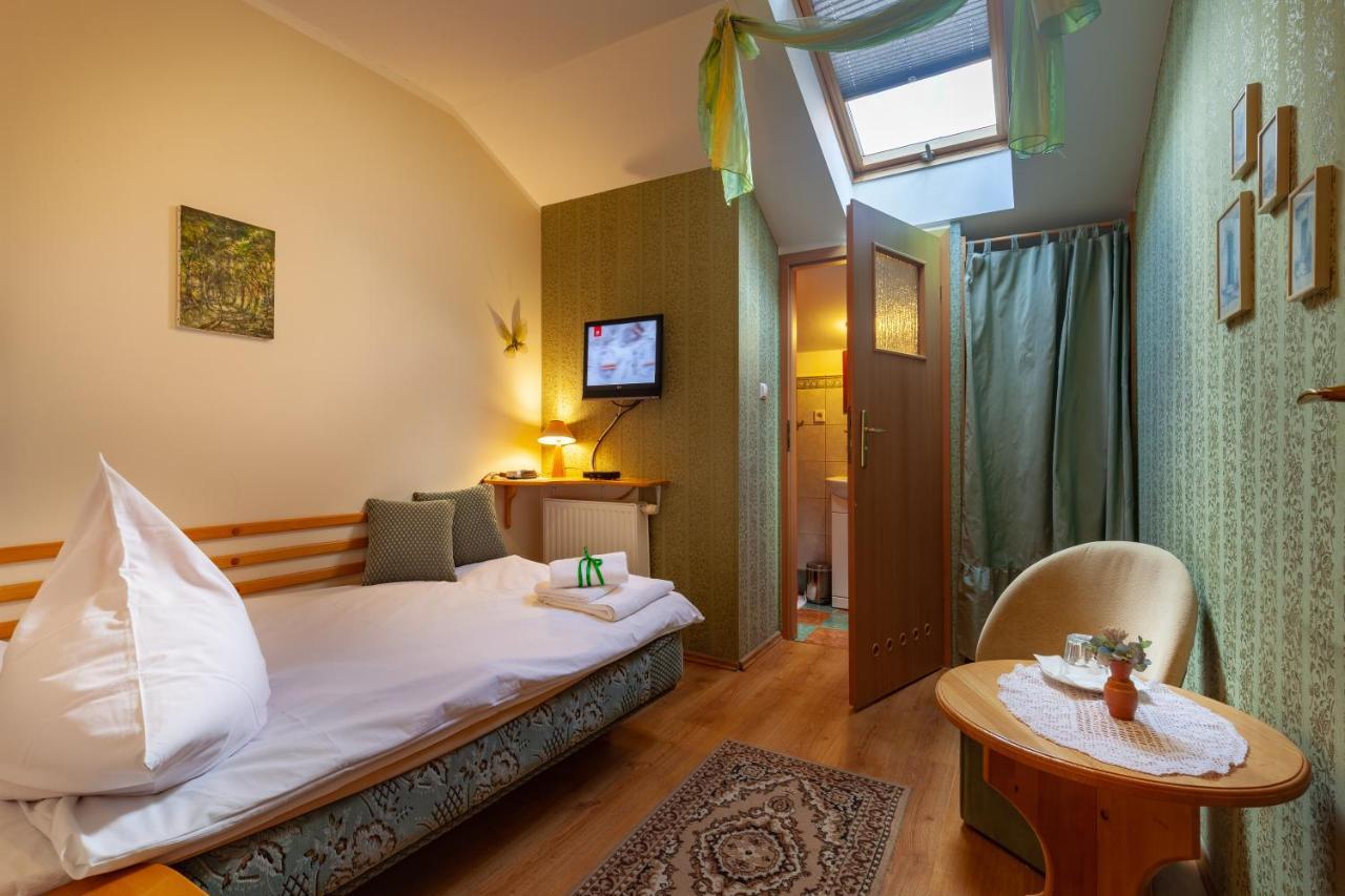 Poziomka Hotel Kujan Eksteriør billede