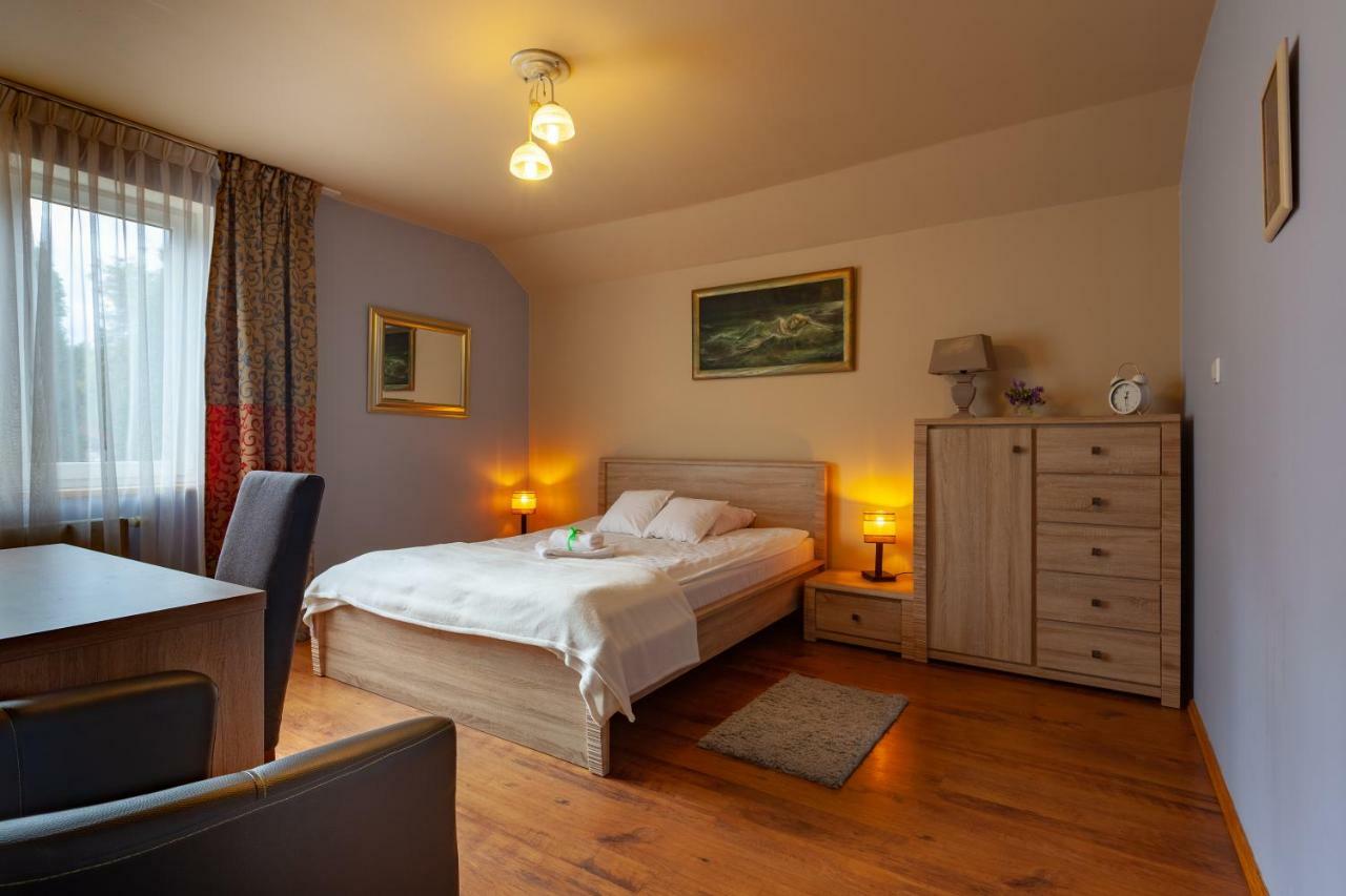Poziomka Hotel Kujan Eksteriør billede